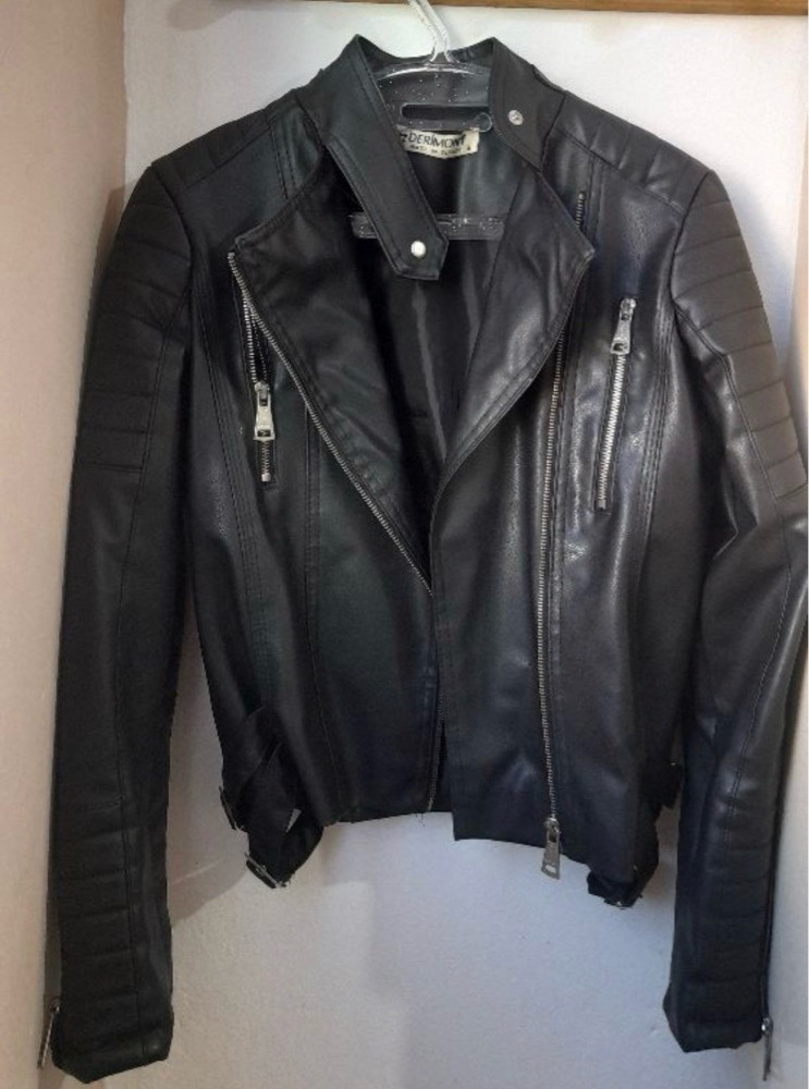 Veste en cuir noir 