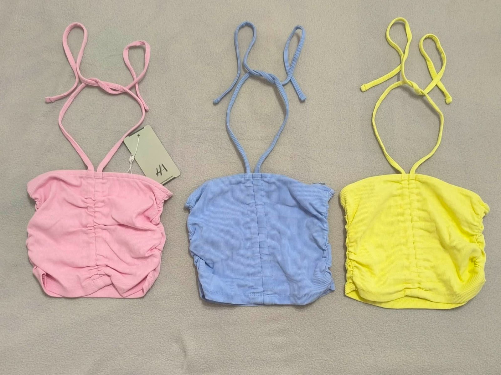 Crop top taille XS 3 couleurs