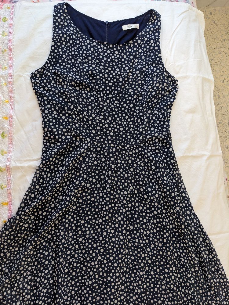 Robe pointillés cloche 