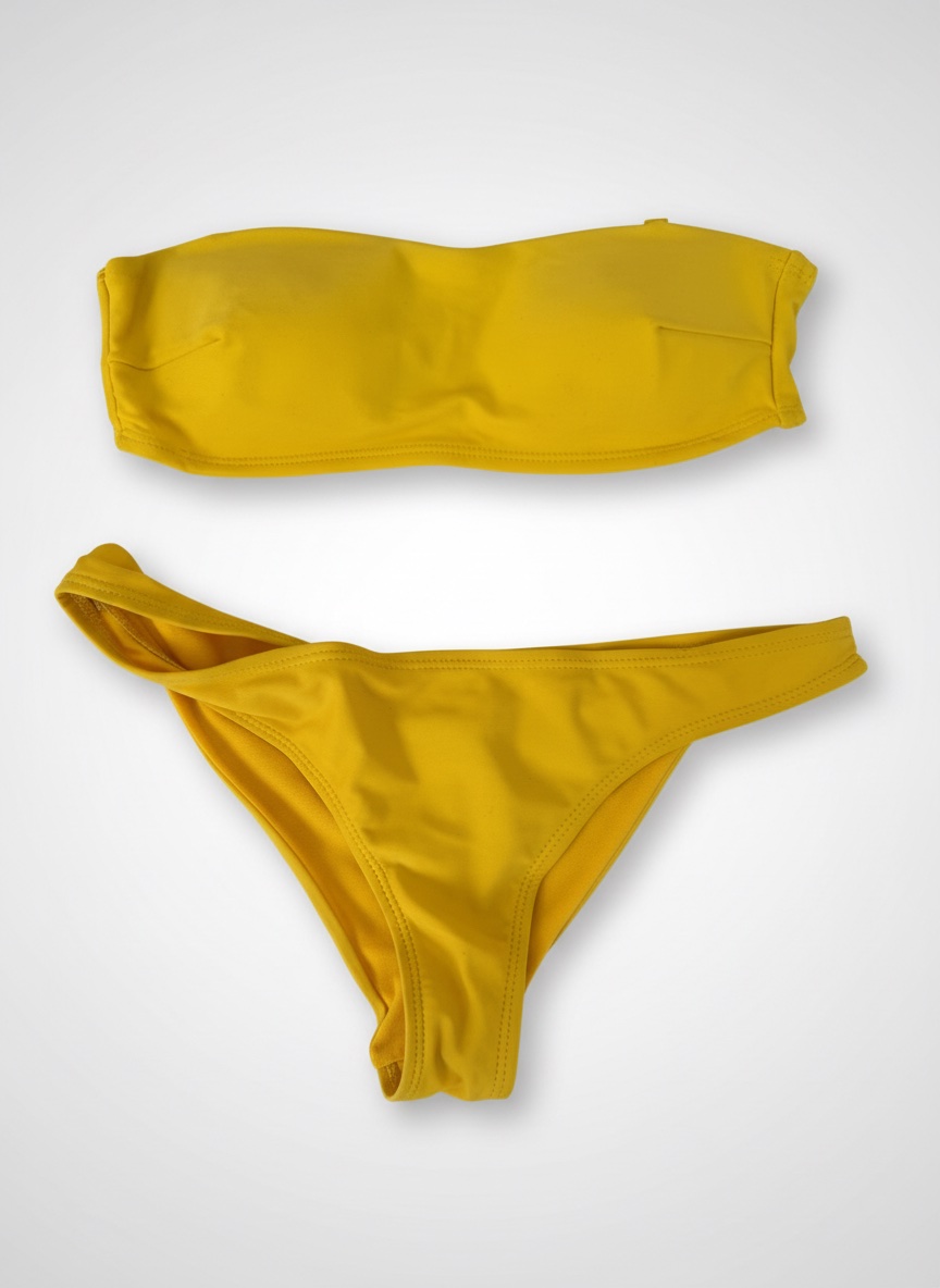 Deux pieces de maillots jaunes 