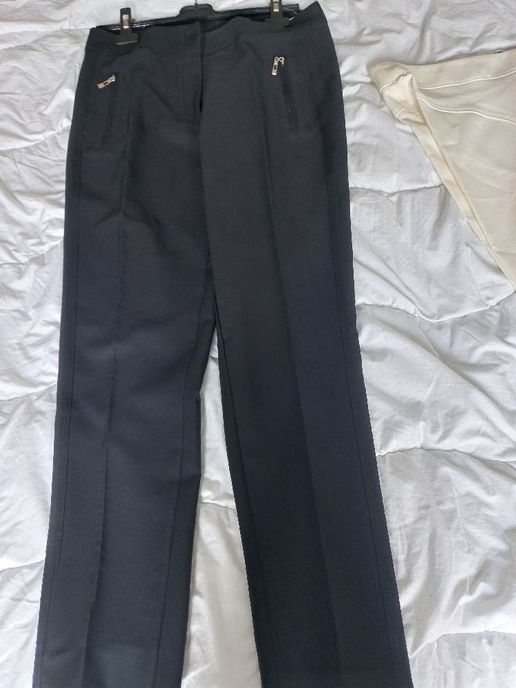 Pantalon noir très chic made in Turquie 