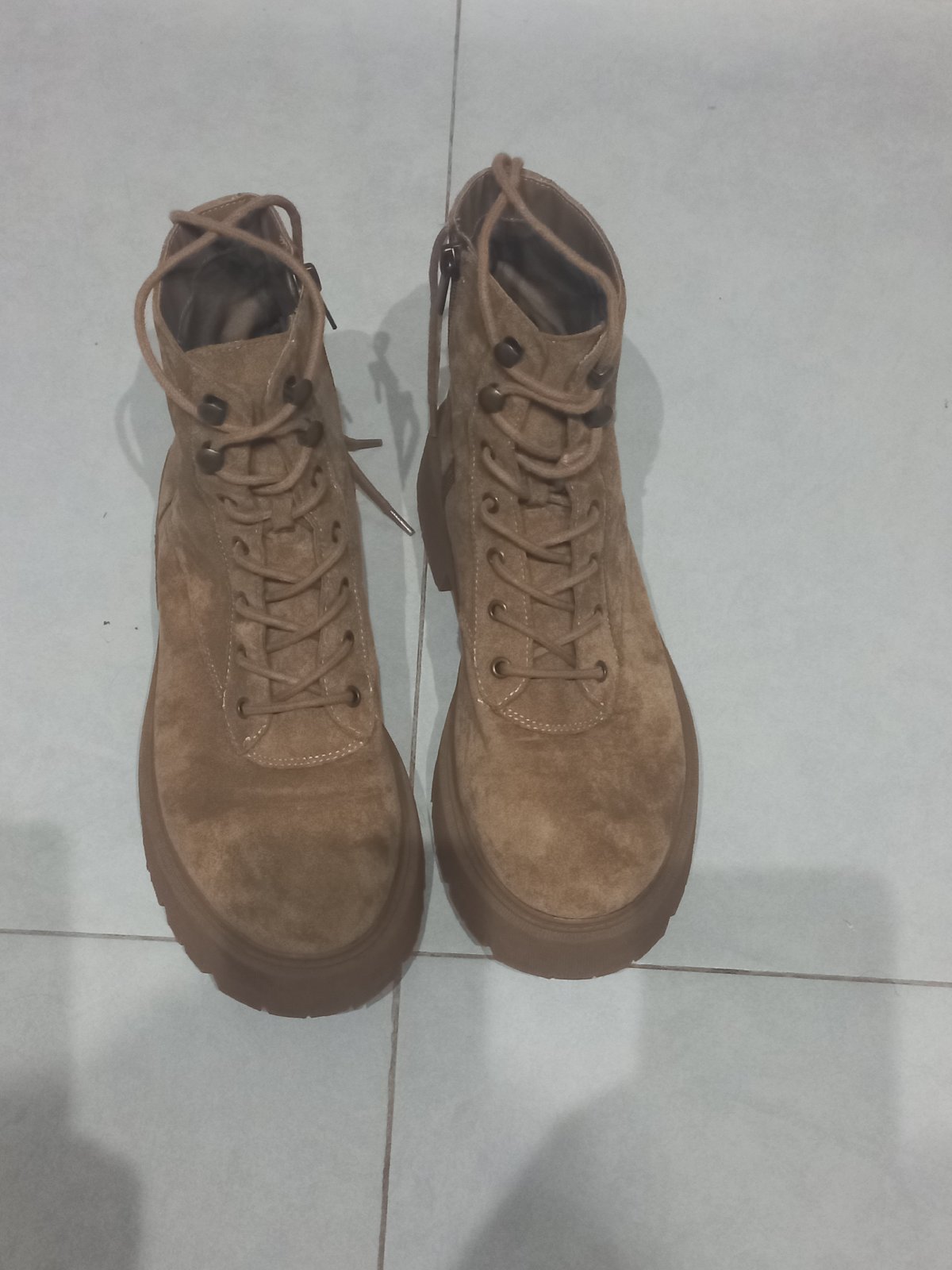 Superbes bottines en daim bershka presque neuves 💥💥💥