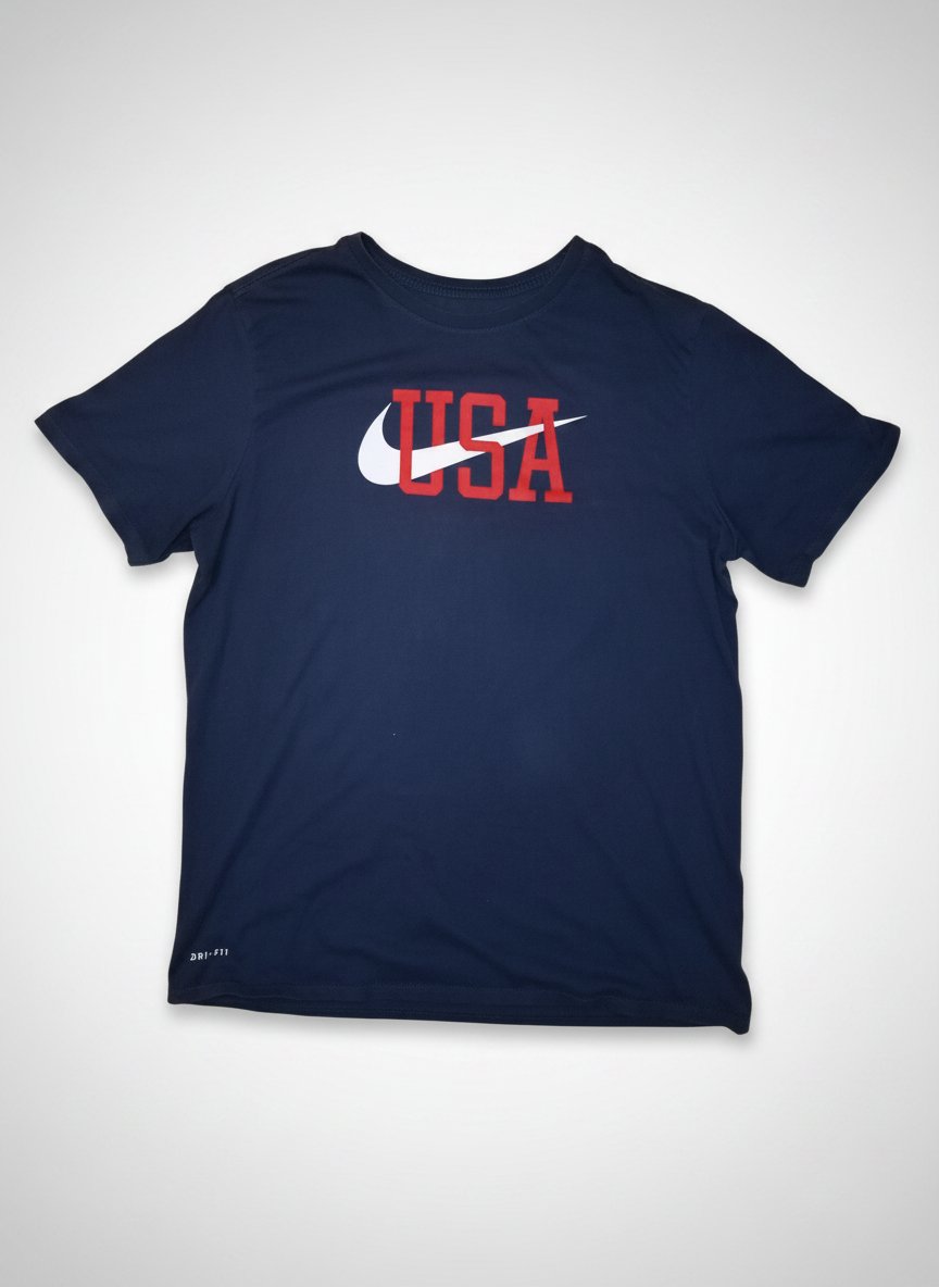 Maillot de sport au design élégant et aux couleurs harmonieuses 🎽✨🎨T-shirt Nike polyvalent, facile à assortir avec différentes tenues et adapté à de nombreuses occasions 👕✨🏙️  