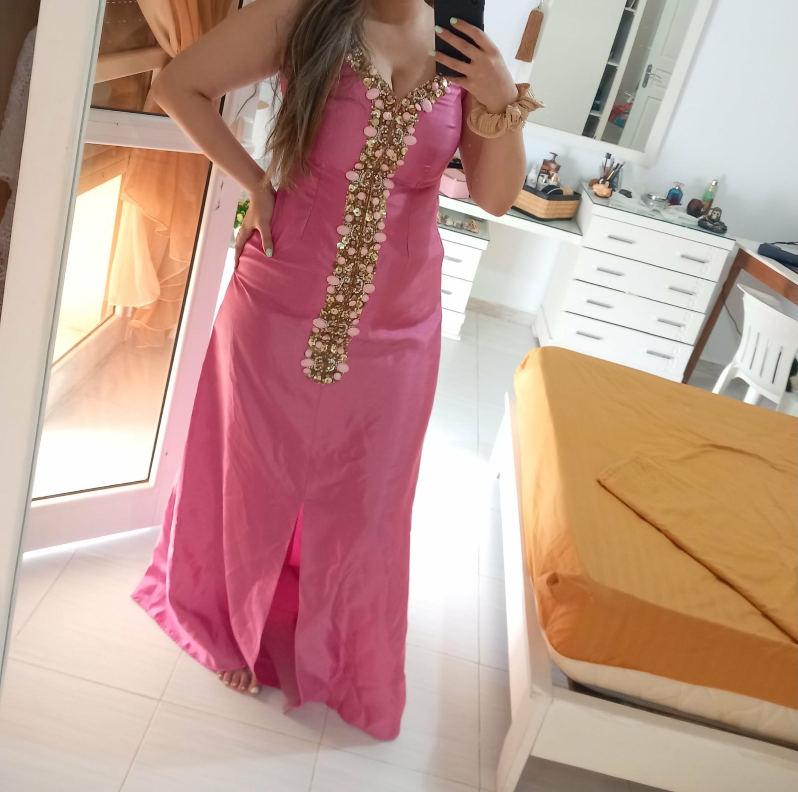 Trés jolie robe creation (faouzia Frad)
