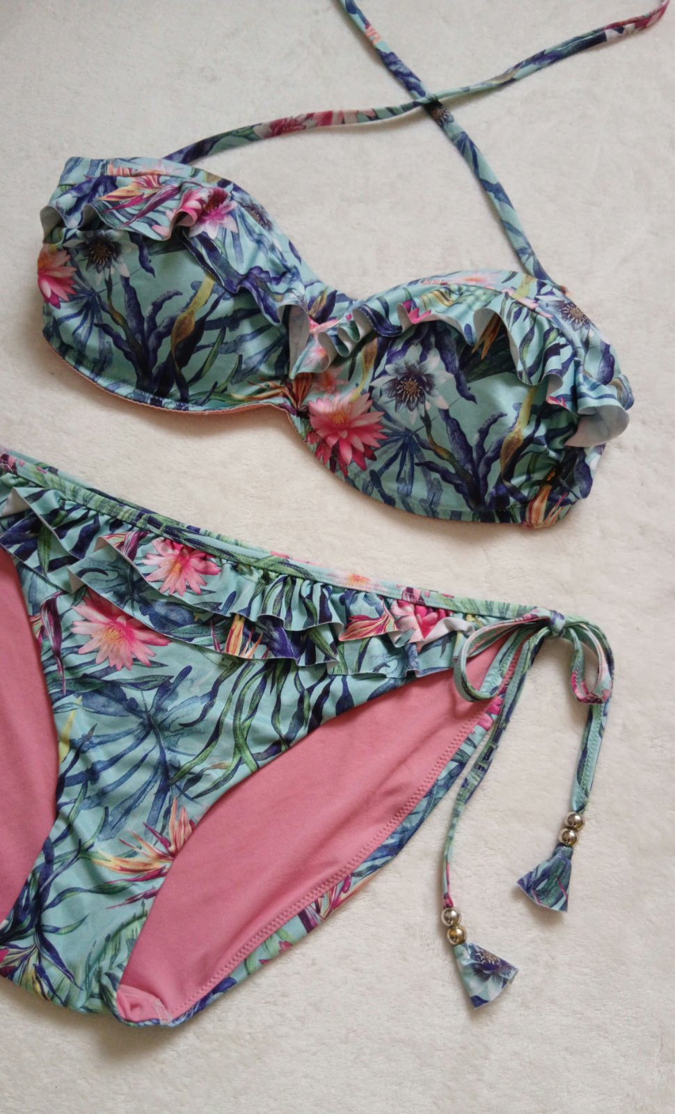 Ensemble de Plage Romantique - Imprimé Fleurs et Feuilles Tropicales  à Volants - Taille M
