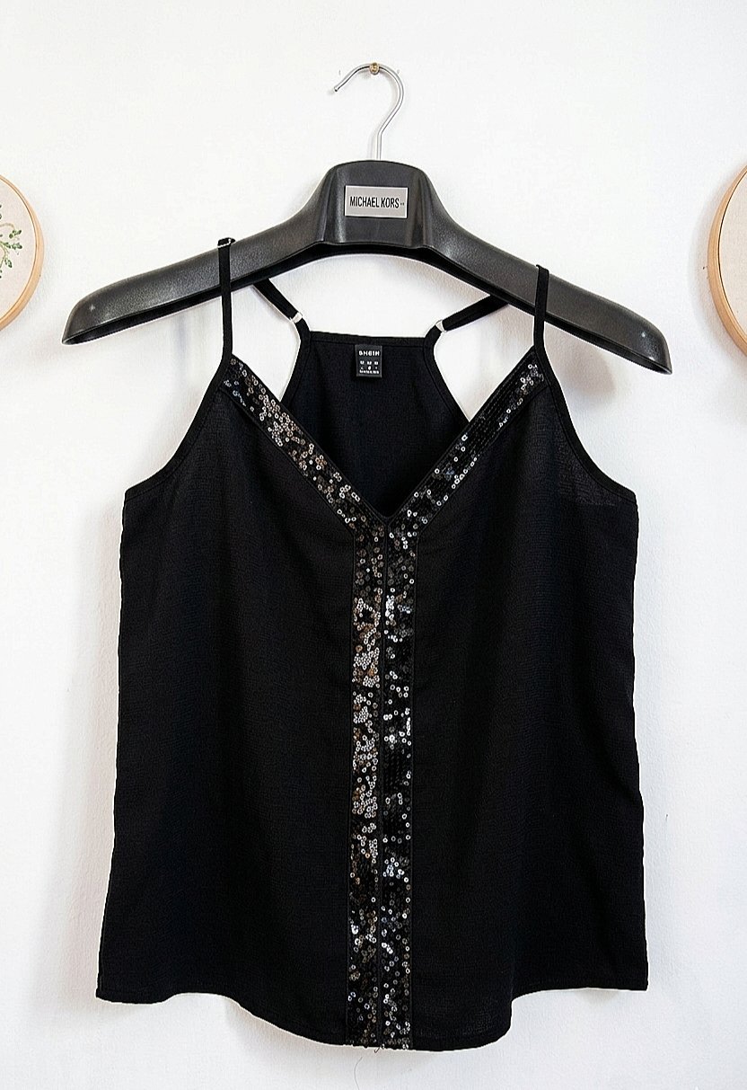 Top Festif SHEIN à Fines Bretelles : Chic et Brillant, Taille S 🖤💫
