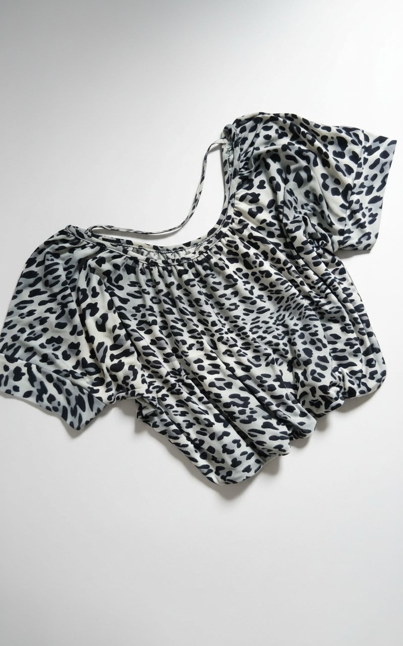 Top léopard en tissu frais et fluide - Look chic & sauvage