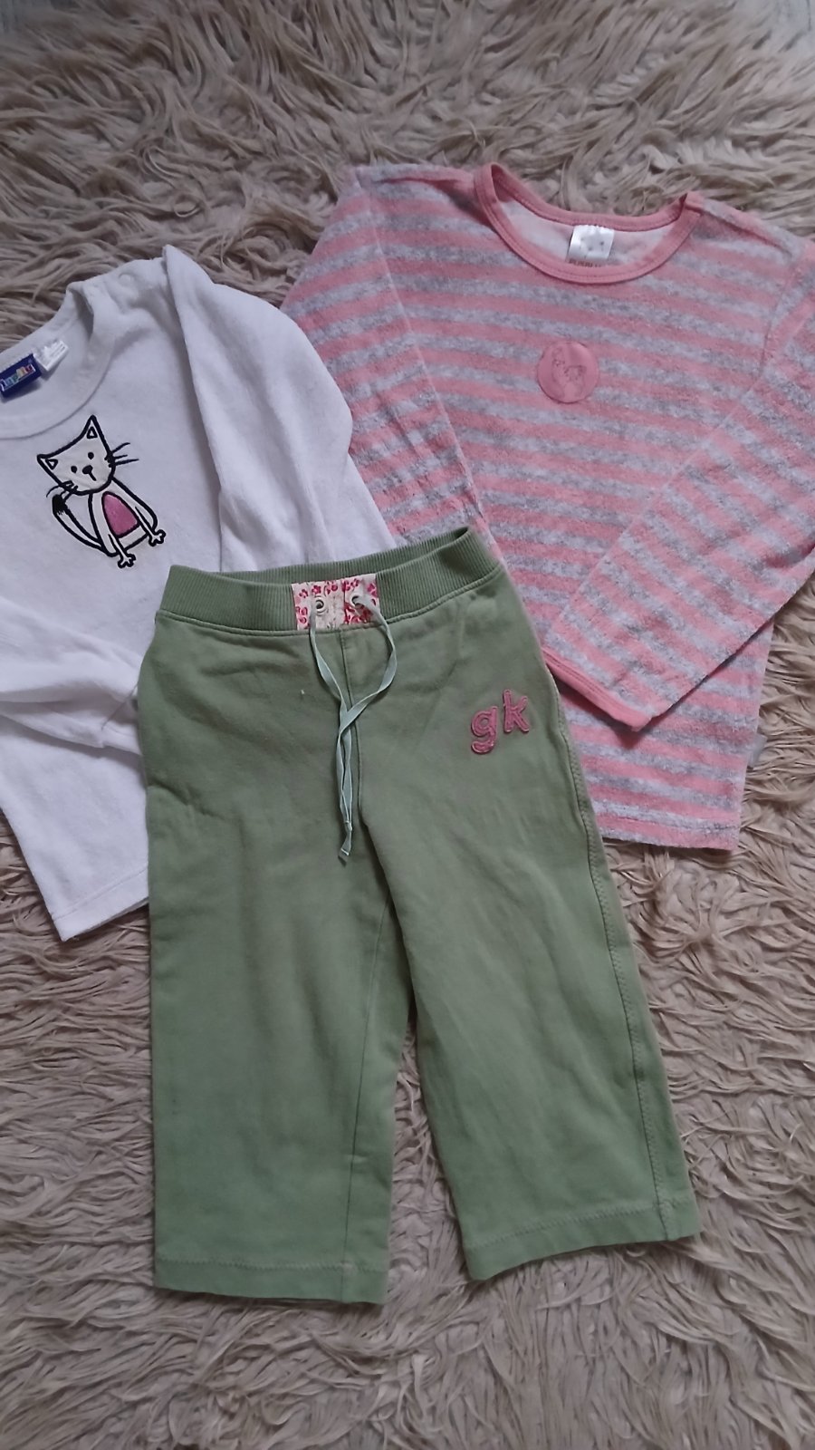 Lot 3 pièces fille – 2 ans – Pyjamas et pantalon 