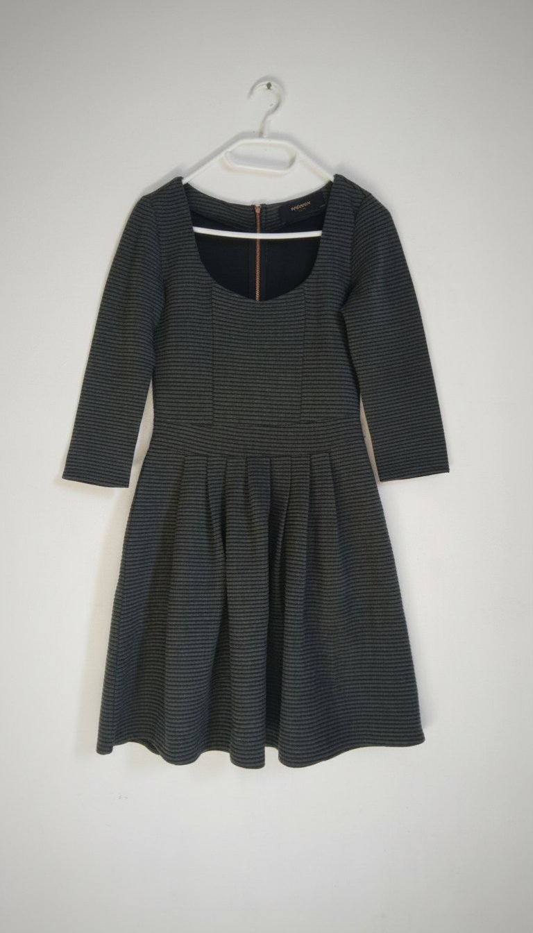 Robe grise Reserved patineuse à rayures texturées - Manches 3/4 - Chic