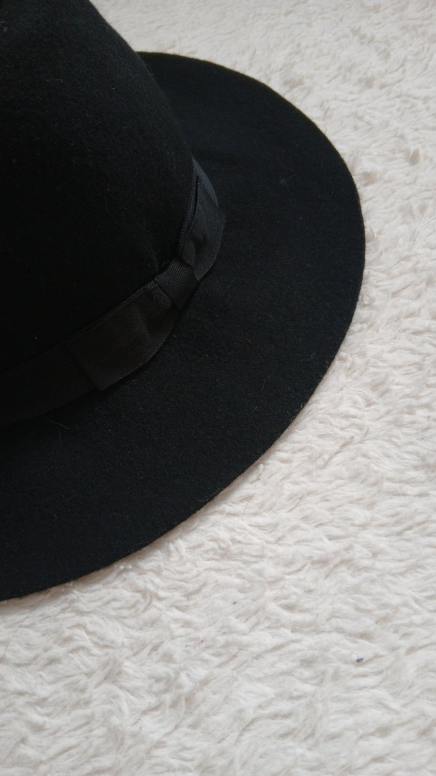 Chapeau noir élégant – Style intemporel
