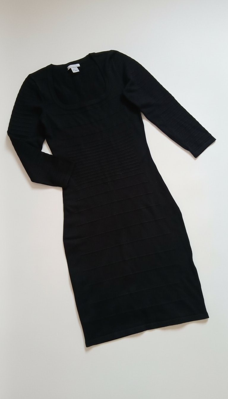 Robe noire H&M moulante texturée Manches 3/4 - Look chic et intemporel
