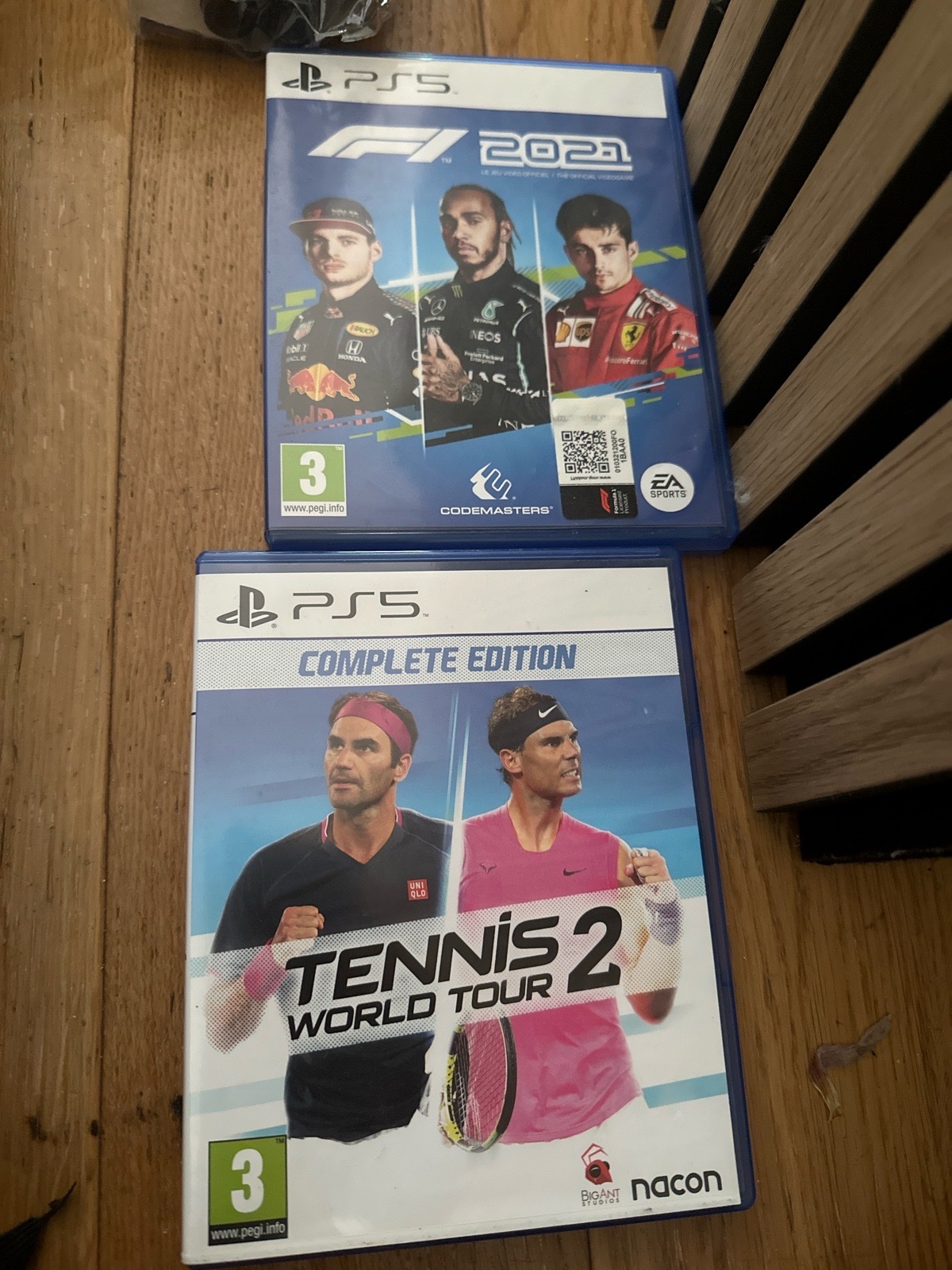 2 Cd(s)  ps5 tennis et formula1 