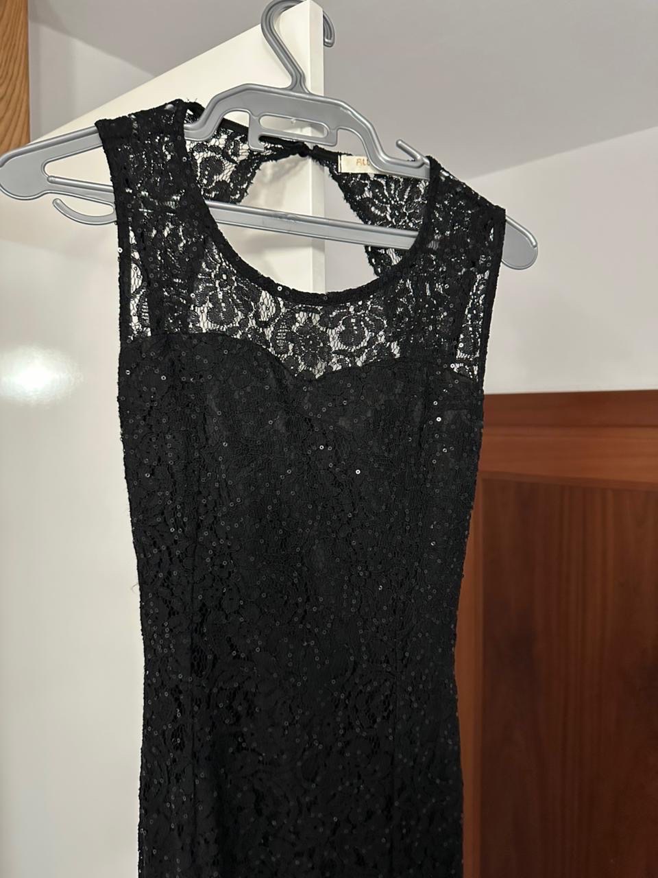 Robe noir dentelle 
