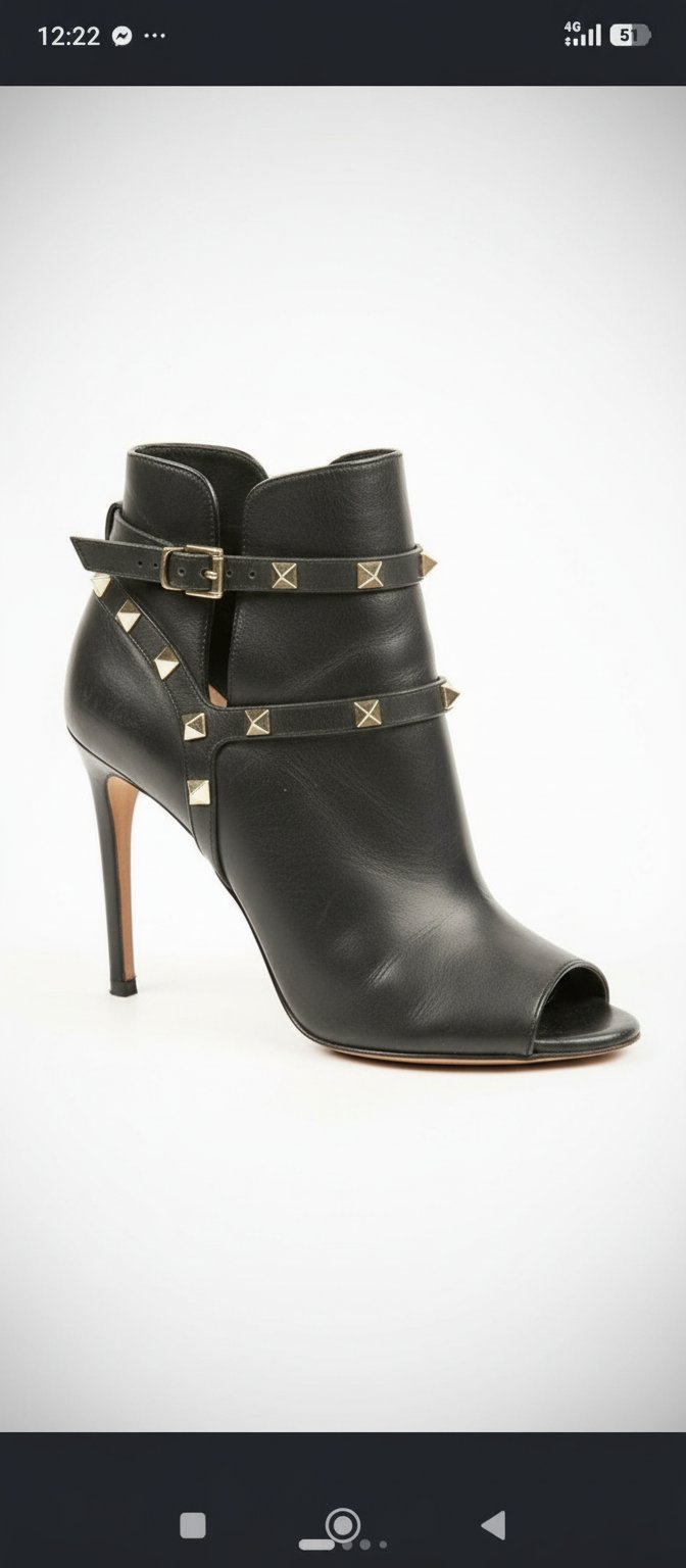 Des chaussures a bouts ouverts MARCIANO 