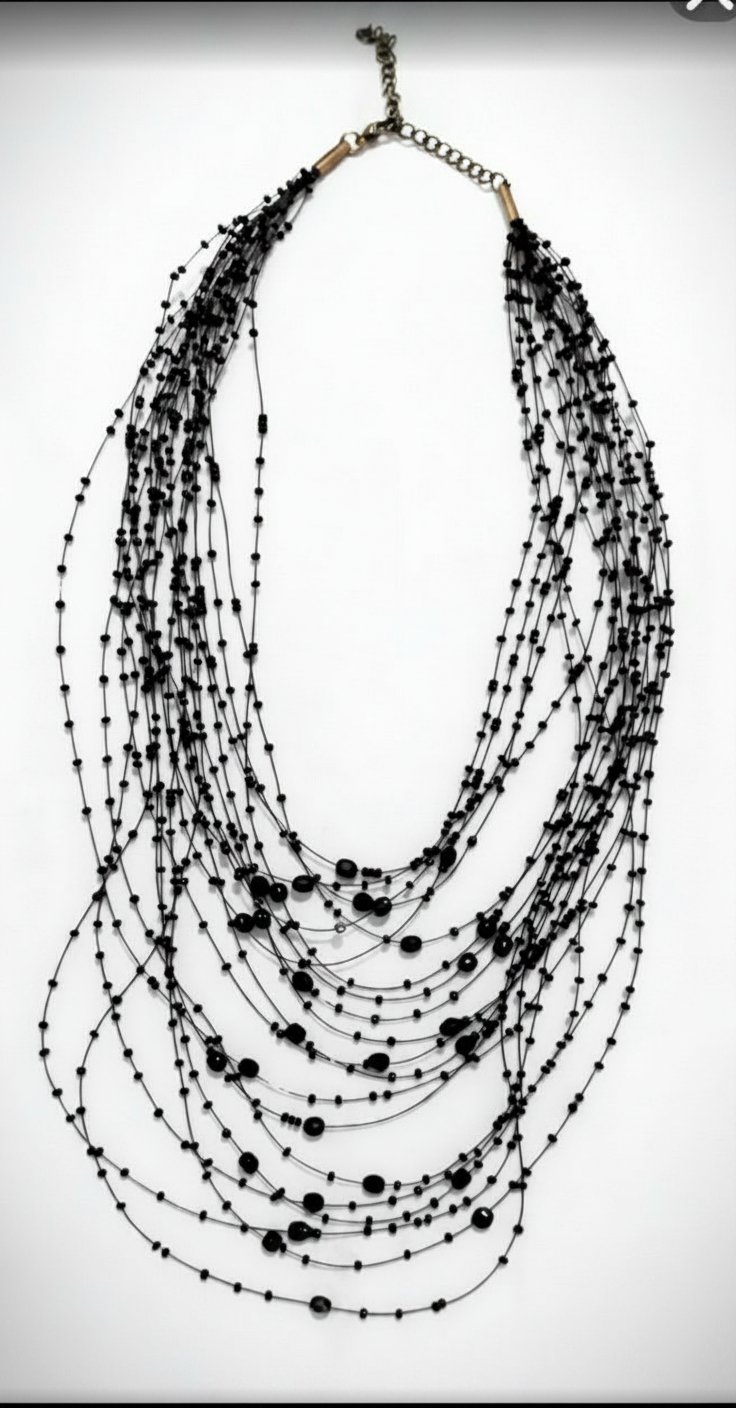 COLLIER PLASTRON 🖤