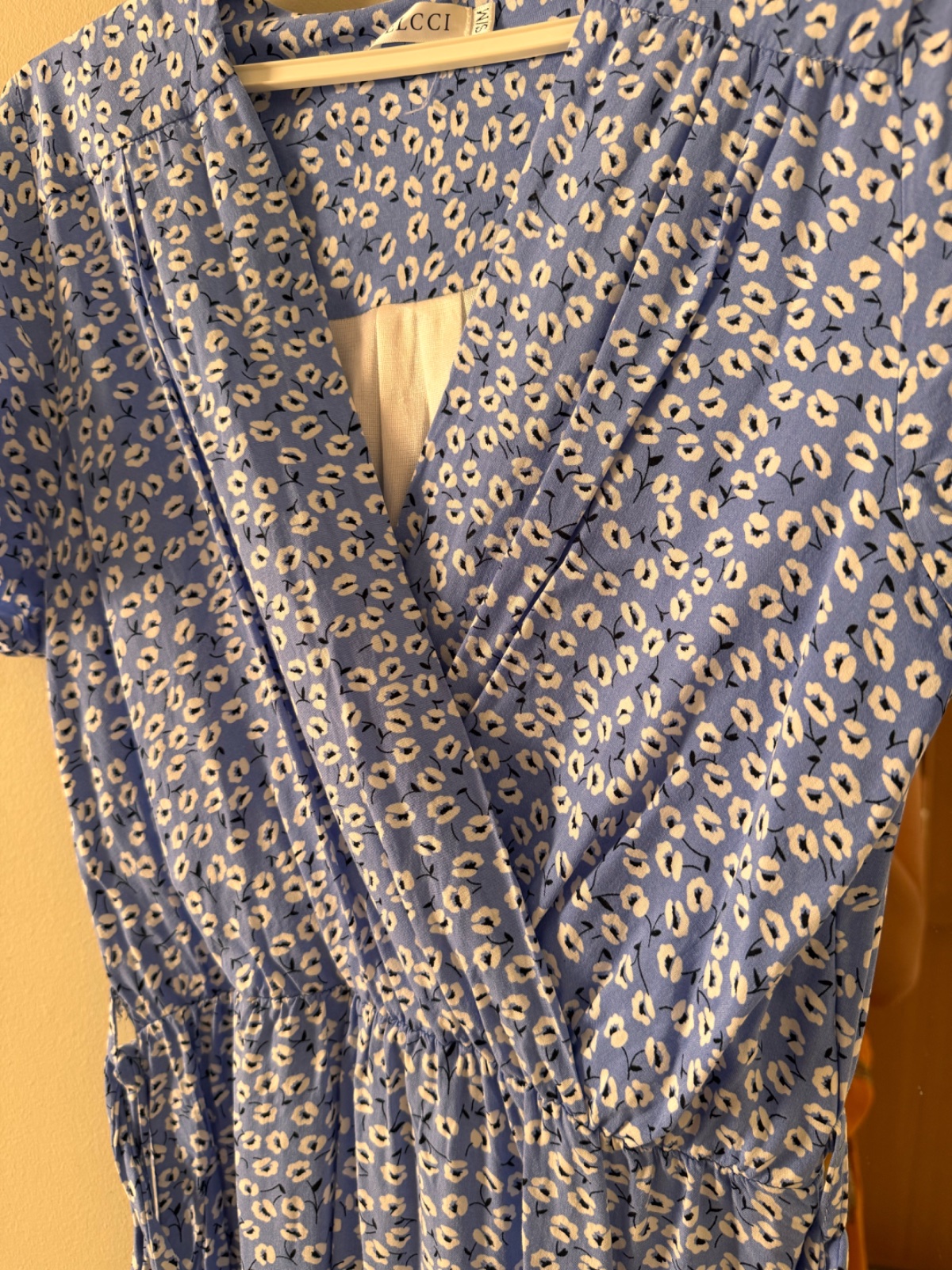 Robe bleue fleurie