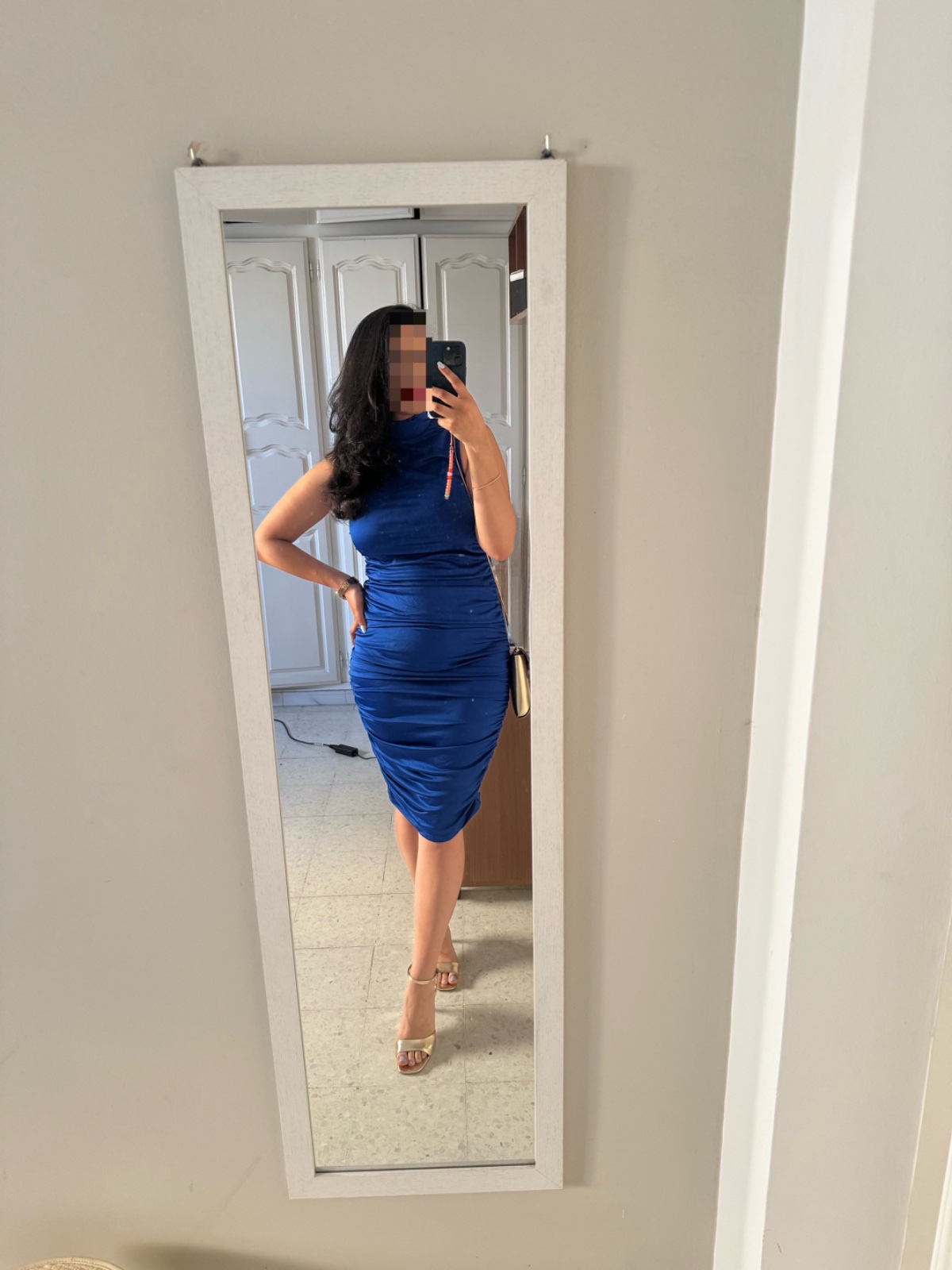Une elegante robe bleue