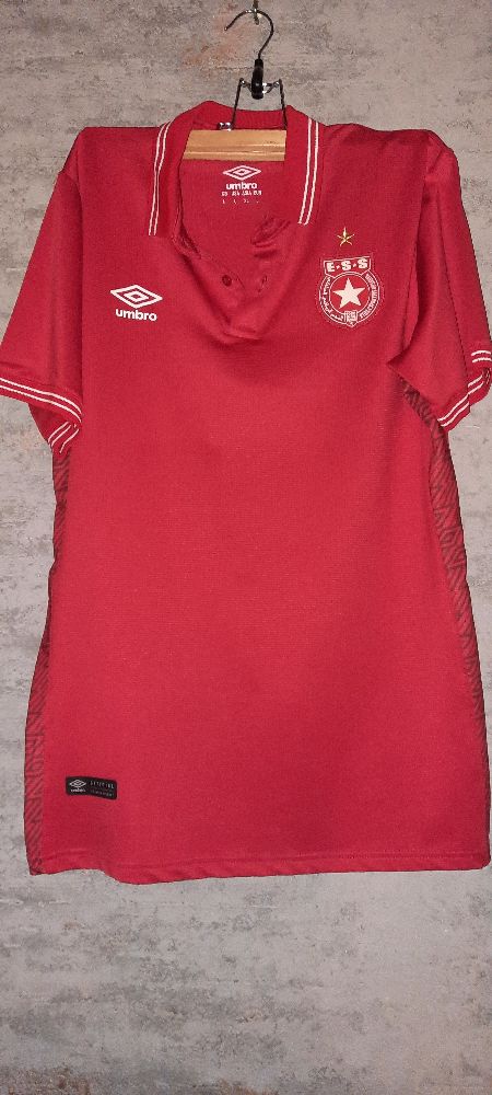 T-shirt  Umbro  l'etoile  Ess