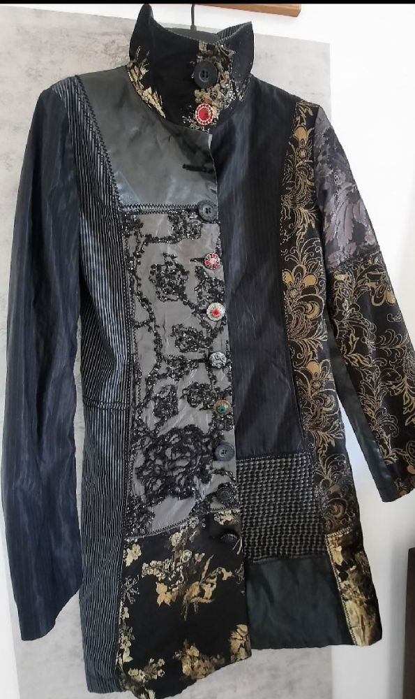 Un trensh coat de la marque Desiguel