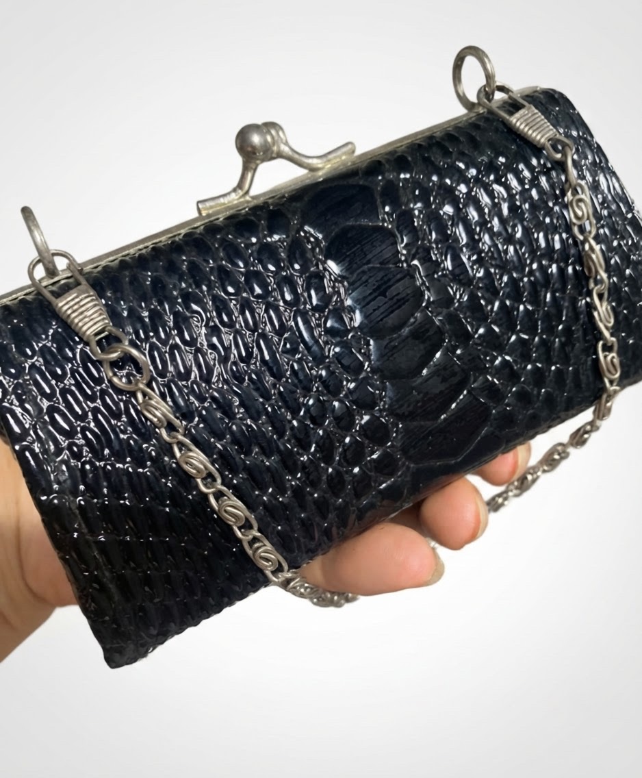     Pochette soiree noir vernis avec bandoulière  🖤