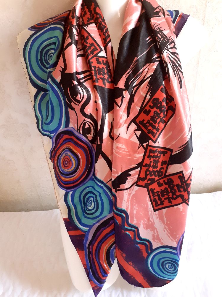 tres joli foulard de la marque desigual 