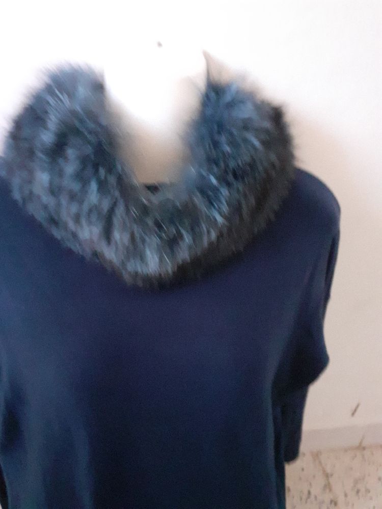 cache cou DKNY