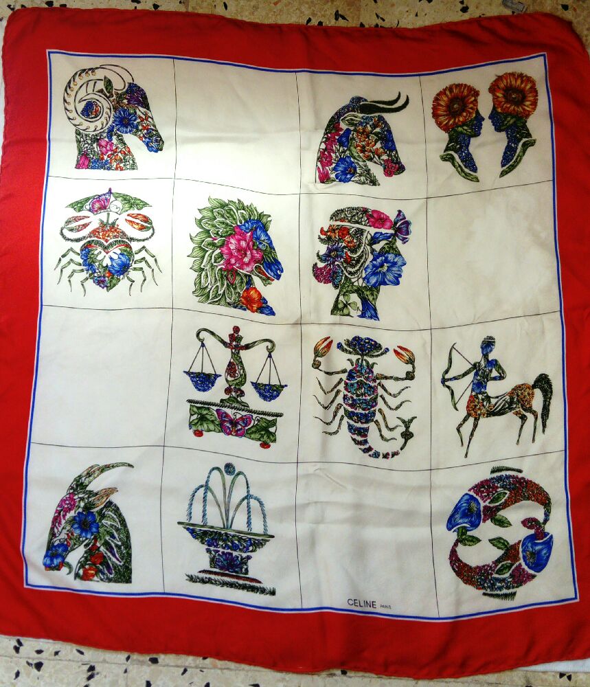 Jolie foulard de La Marque celine modele  horoscope