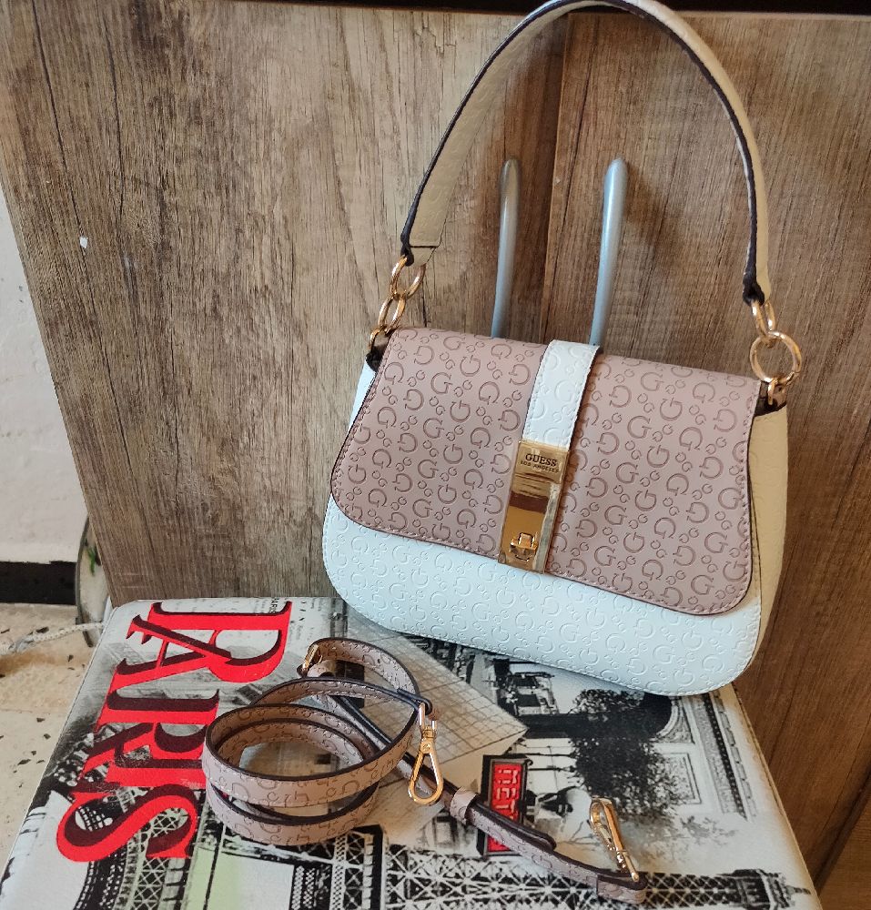 sac a main ou a bandouliere Guess authentique