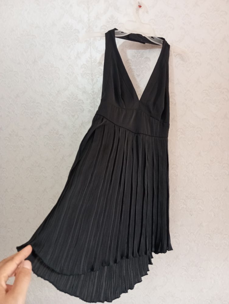 Robe tres feminine de la marque pinko authentique