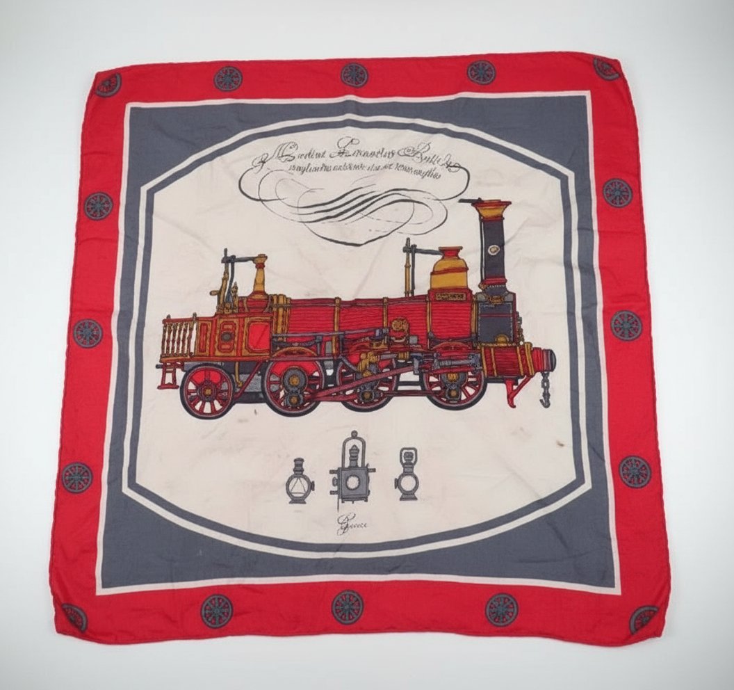 Carre Gucci modele machine locomotive