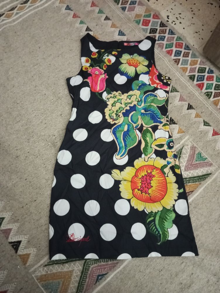 Joli robe desigual
