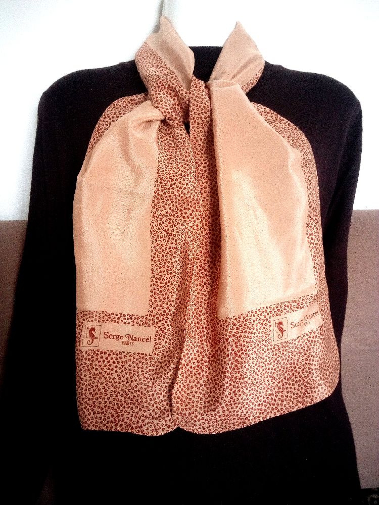 Foulard en soie pure de la marque serge nancel