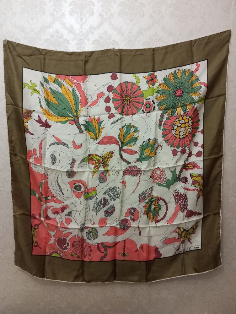 magnifique foulard lancome