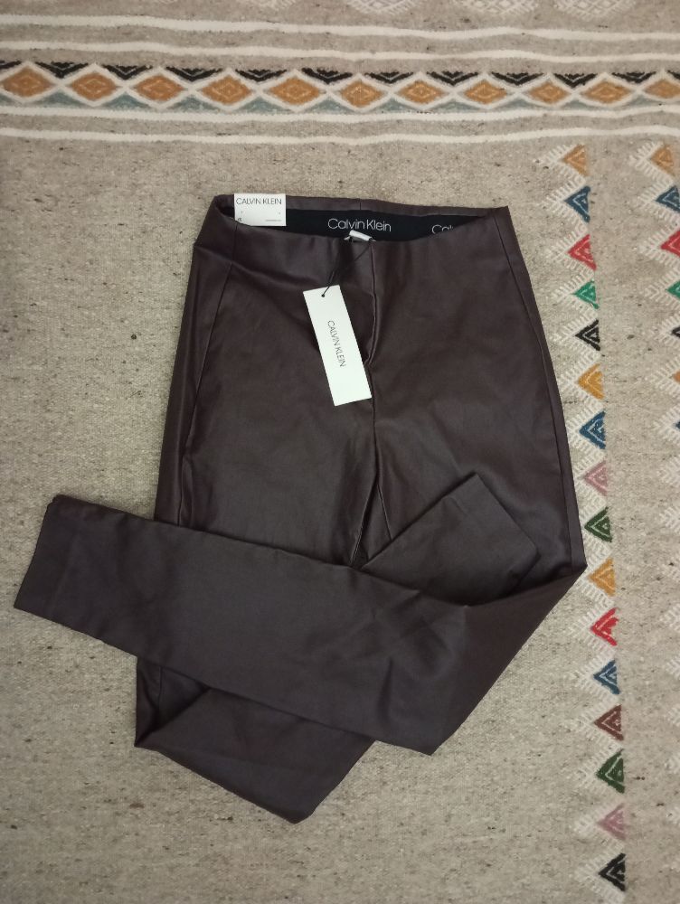 Legging calvin klein tout neuf