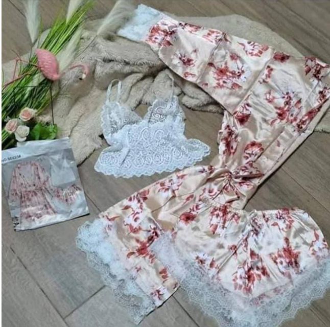 Pyjama 3 pieces en satin 