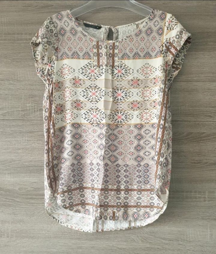 Une élégante Top ONLY 