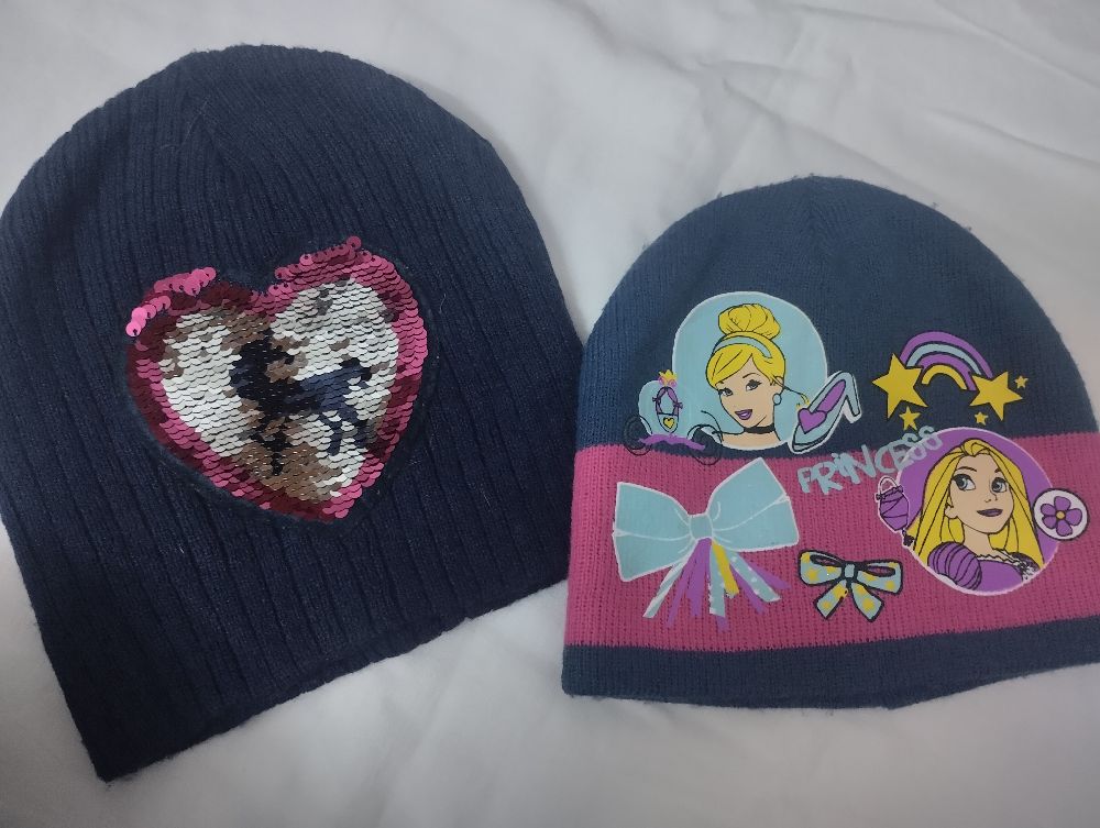 Deux bonnets Fillette 