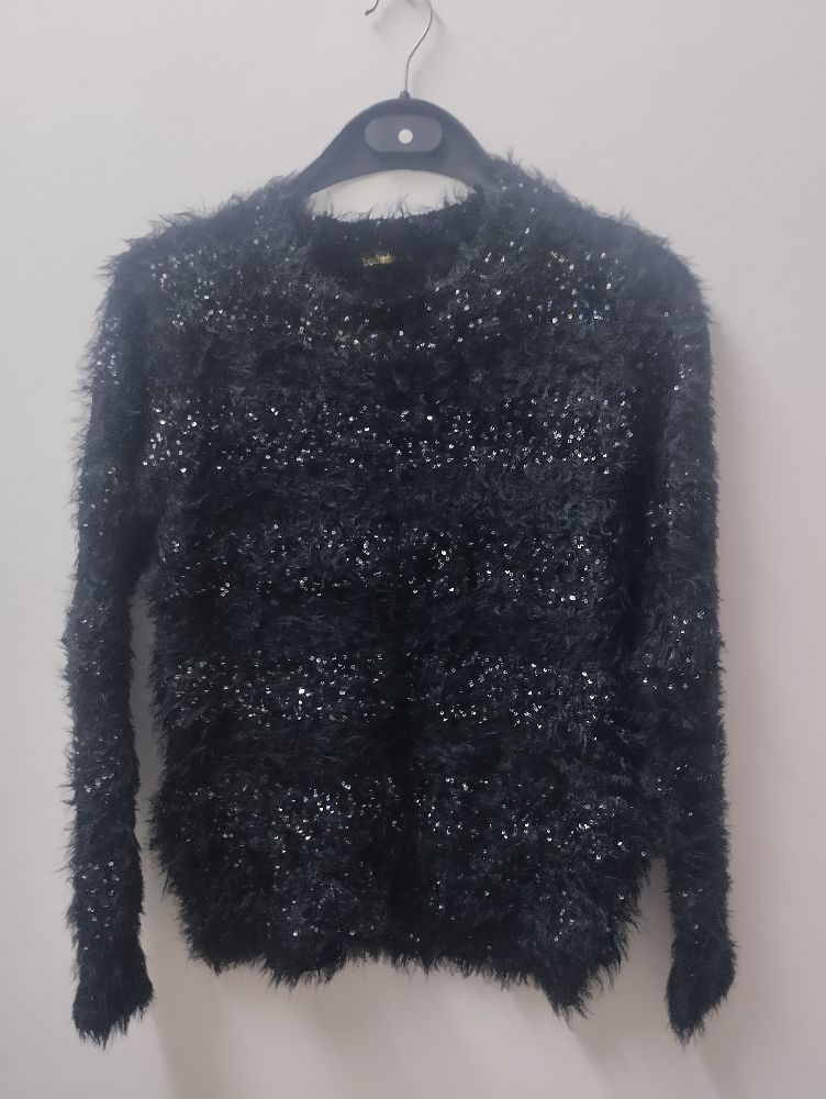 Un très magnifique pull🖤❄️