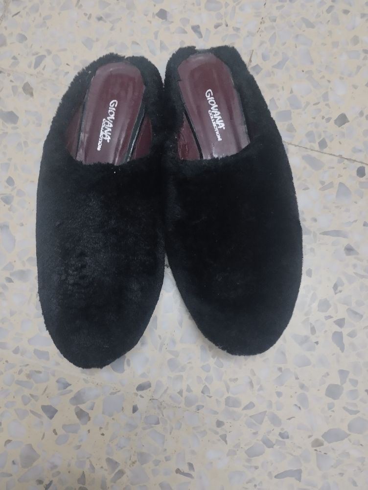 Des mules en fourrure noir 🖤🖤