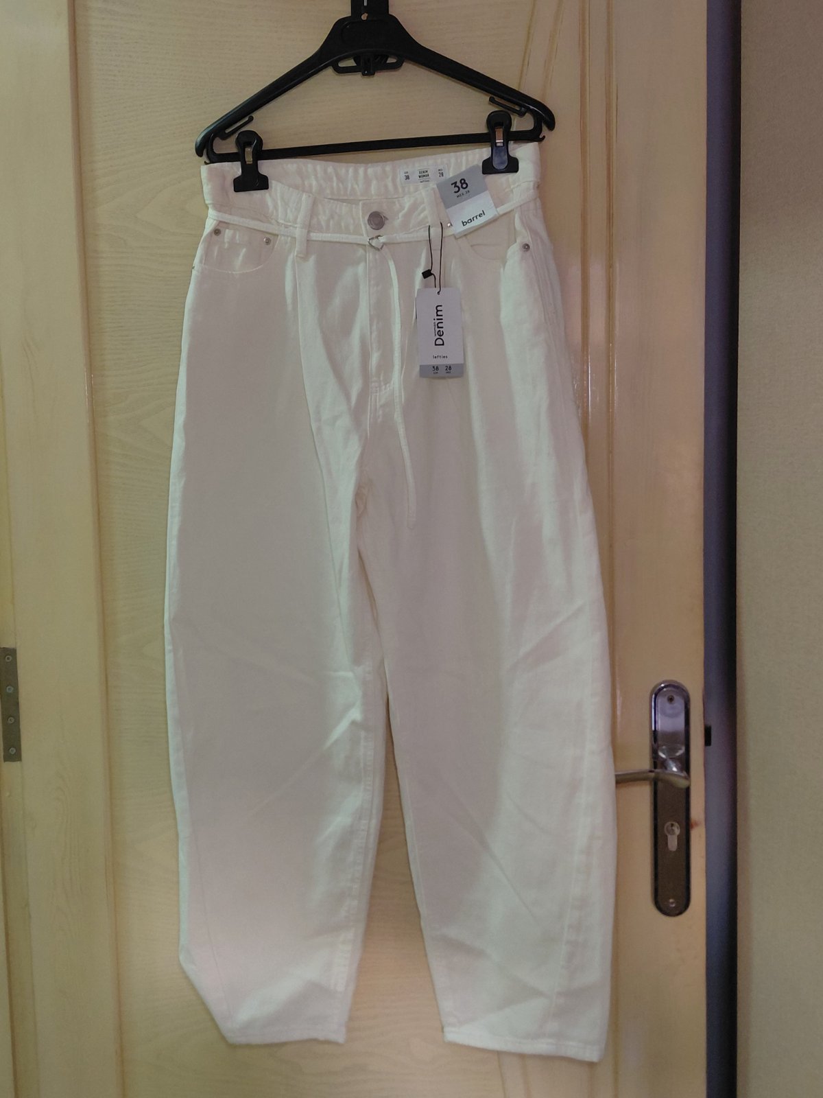 Barrel off white jeans