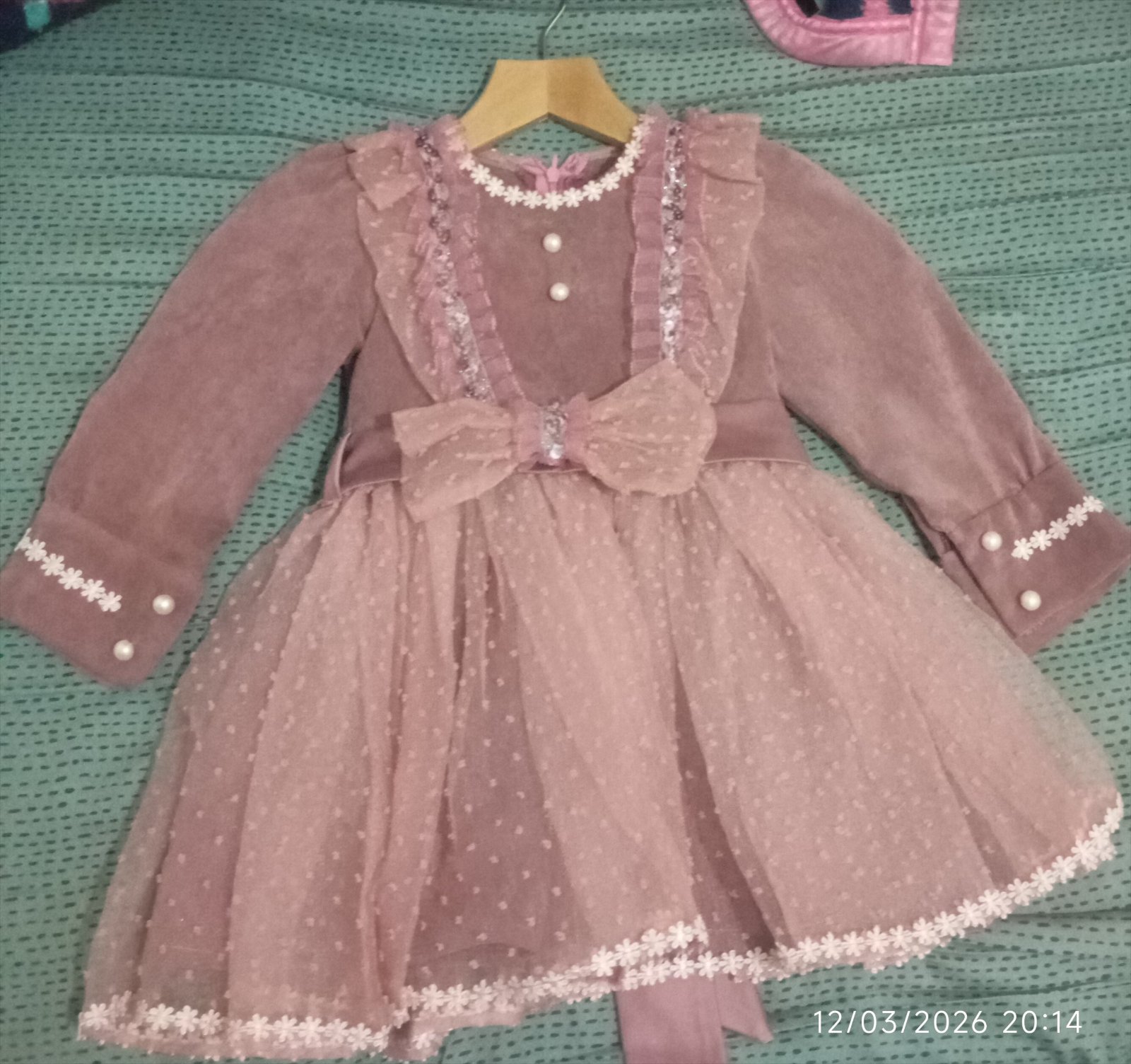Très jolie robe pour princesse عيادي و سنين دائمة