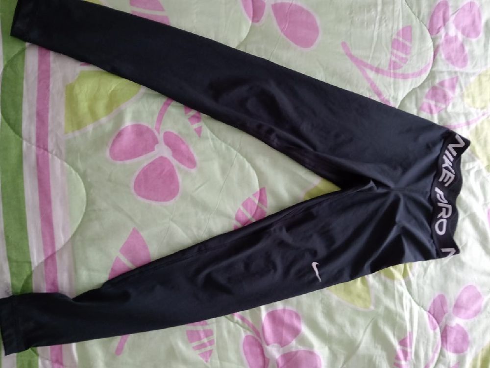 Legging nike taille s 