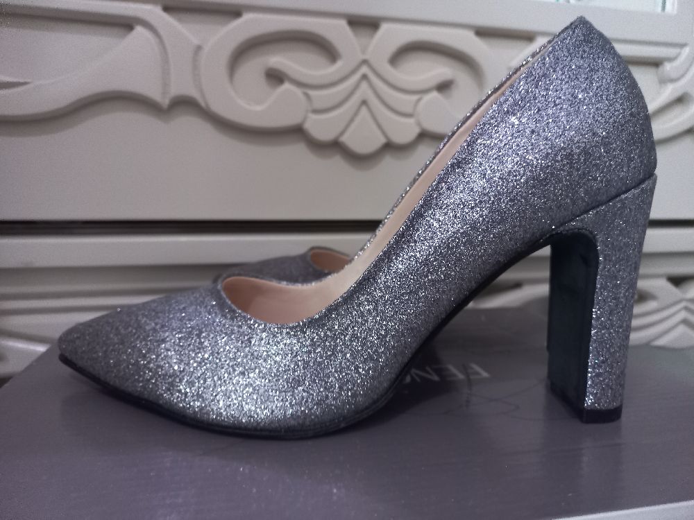 Escarpins soirée argent pailleté jamais porté 