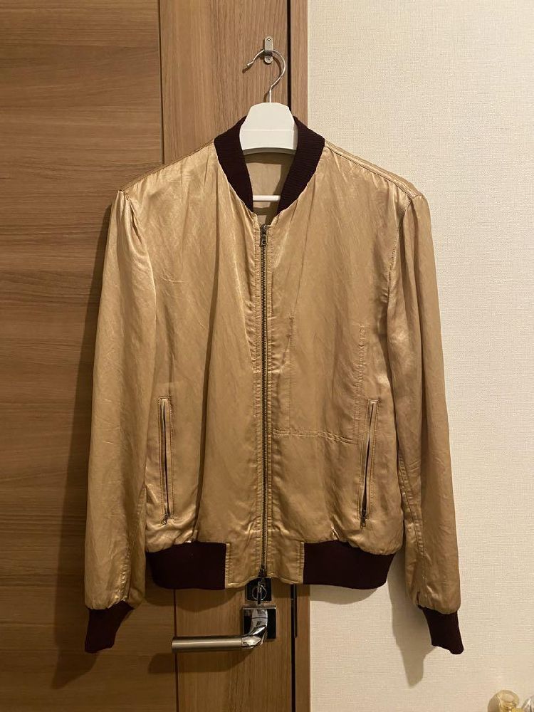 Veste sport chic doré