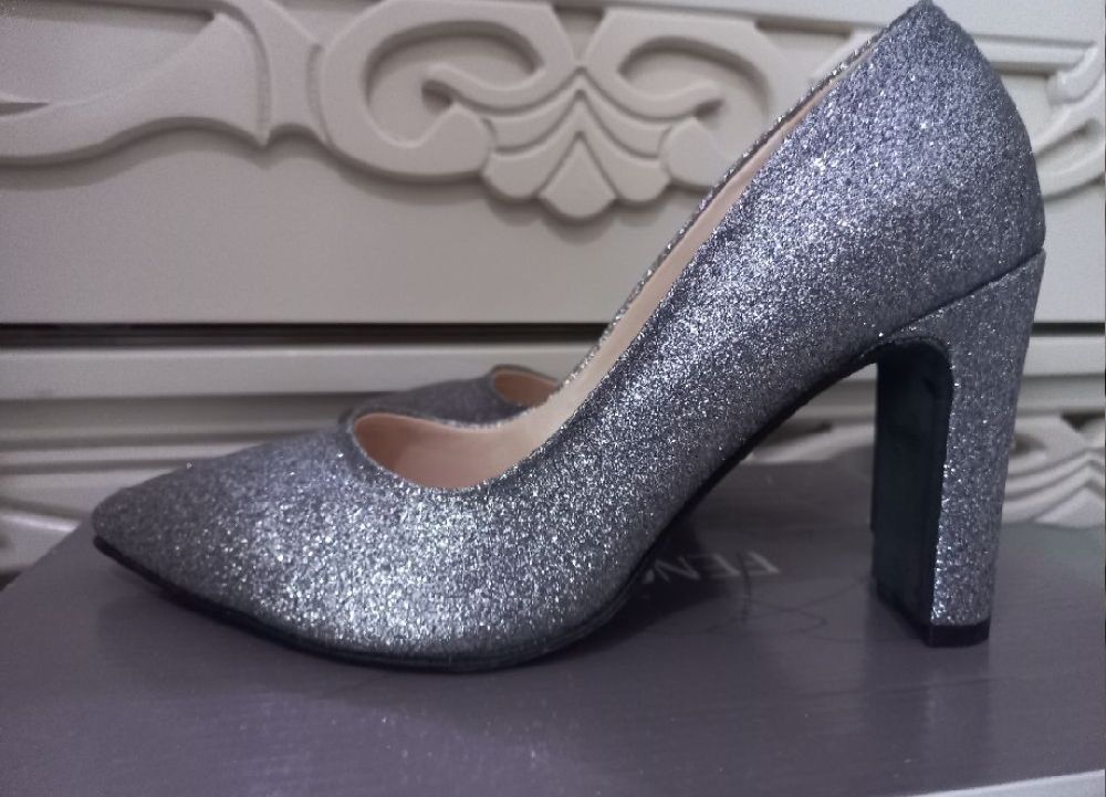Escarpins soirée argent pailleté jamais porté