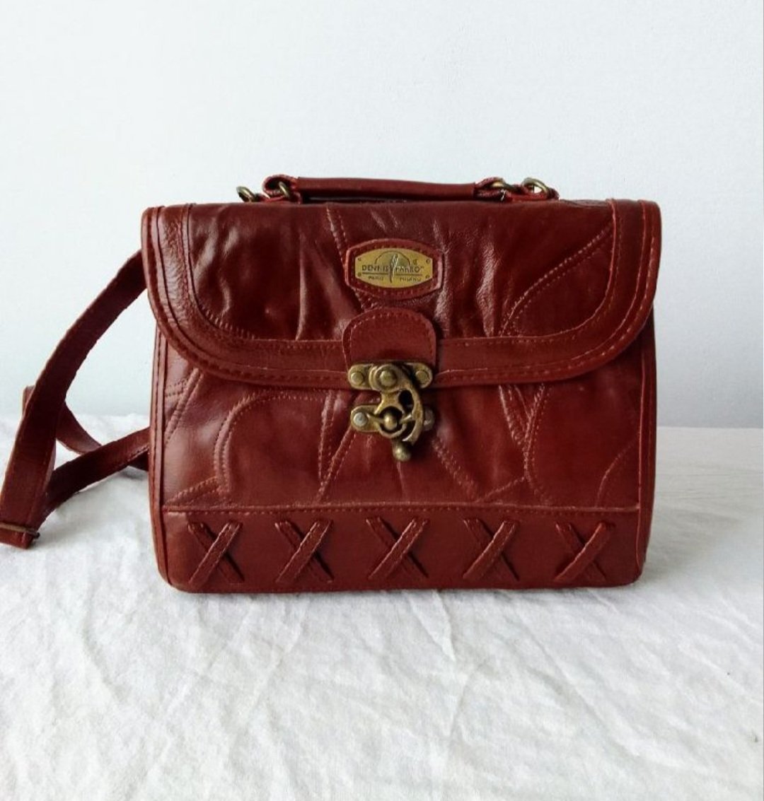 Sac à bandoulière en vrai cuir de la marque Dennis Parrot 