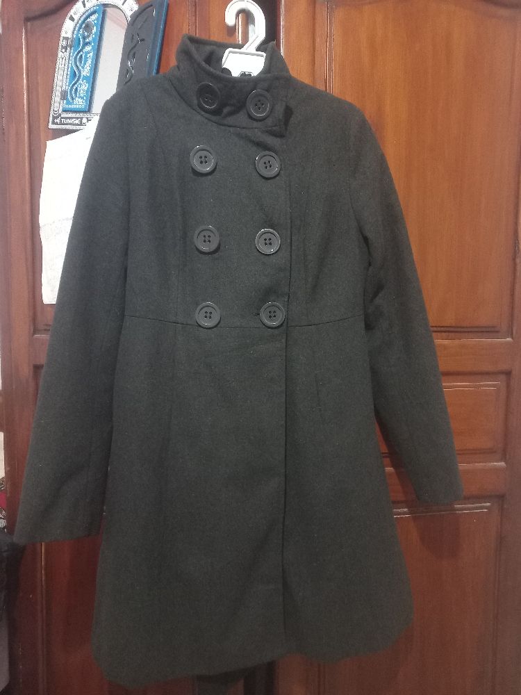 Manteau gris charbon en très bon état 