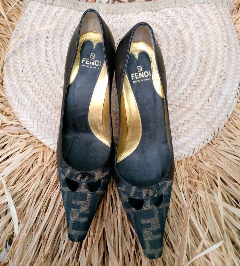 FENDI MONOGRAMME P36/36,5 AUTHENTIQUE 