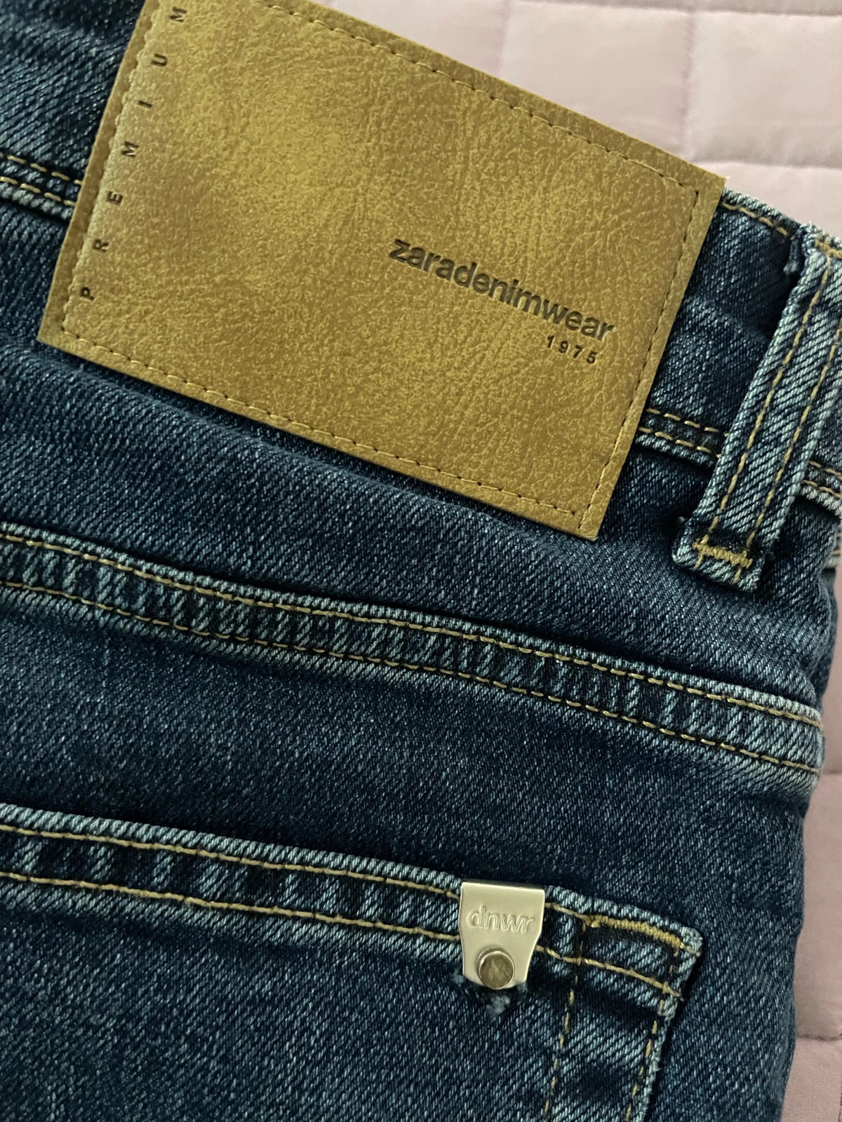 Jean Zara Neuf taille 42 (belle couleur)