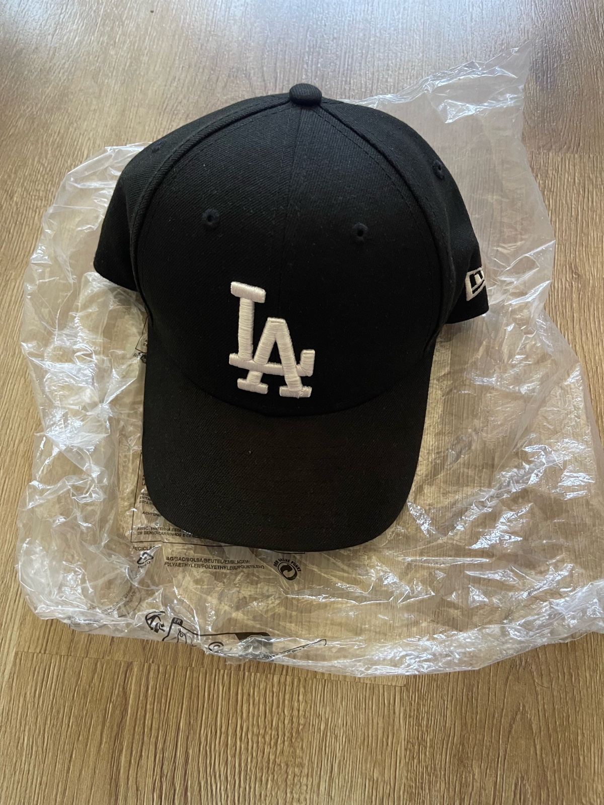 New Era Authentique  🇺🇸 LA Black Unisex